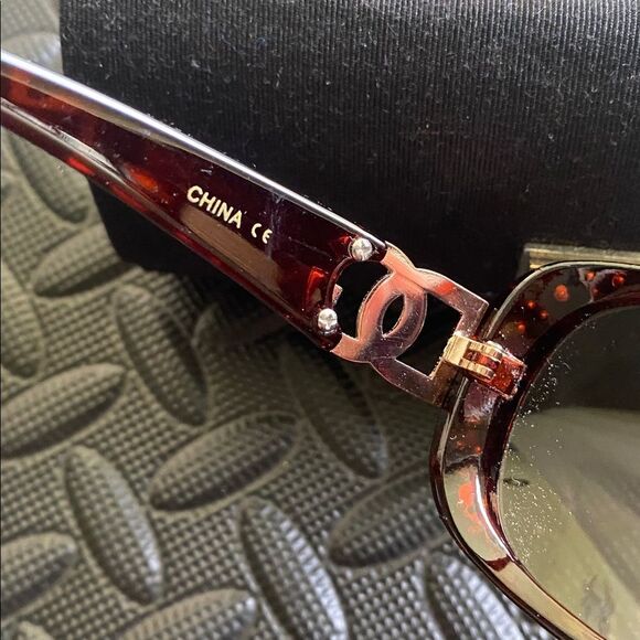 Dolce & Gabbana 100% Authentic Vintage 1669 Black And Brown Print Sunglasses main image 4